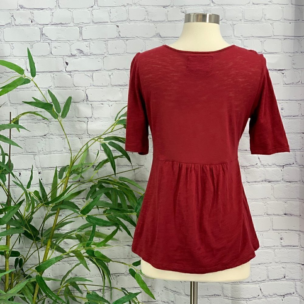 Deletta Barn Red Knit Top w/ Pleating Detail - Picture 3 of 5